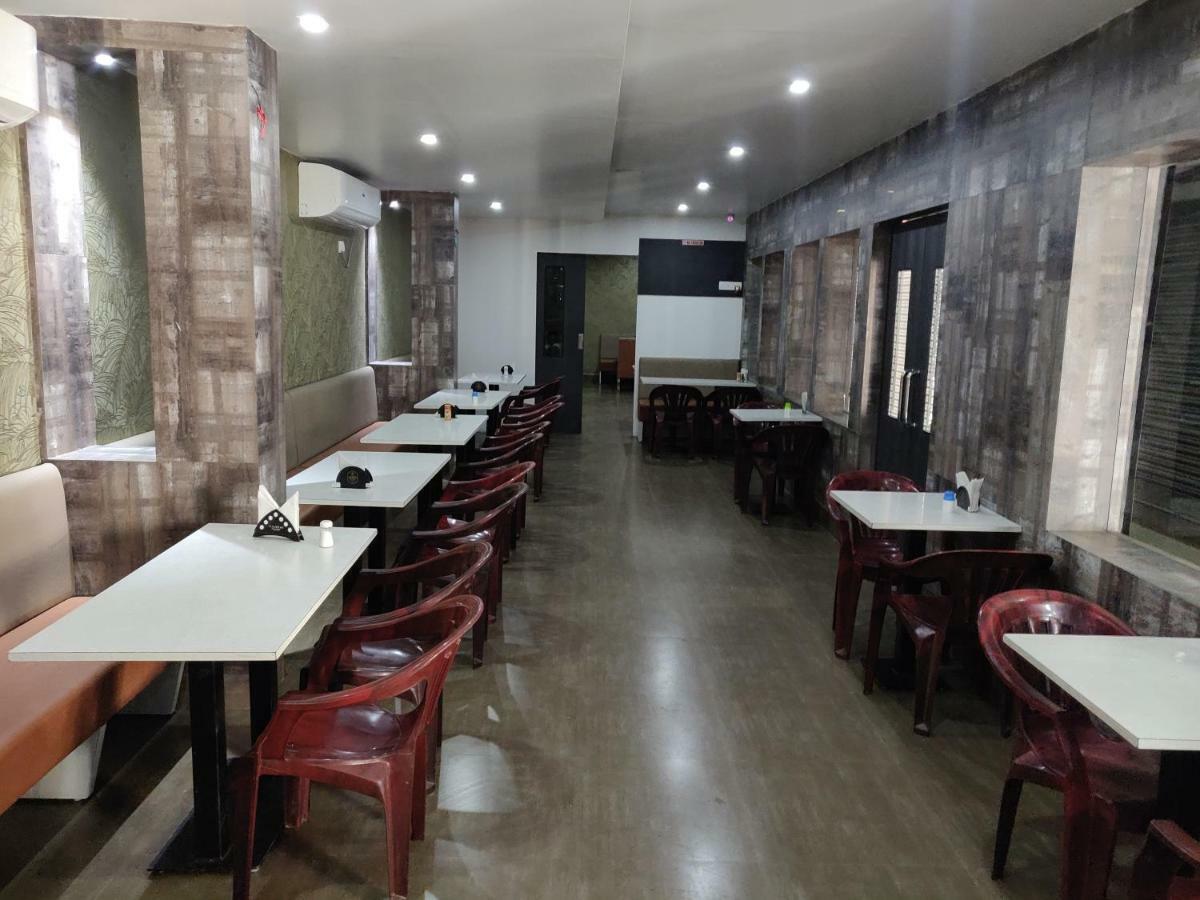 Hotel Jagat Siliguri Exteriör bild